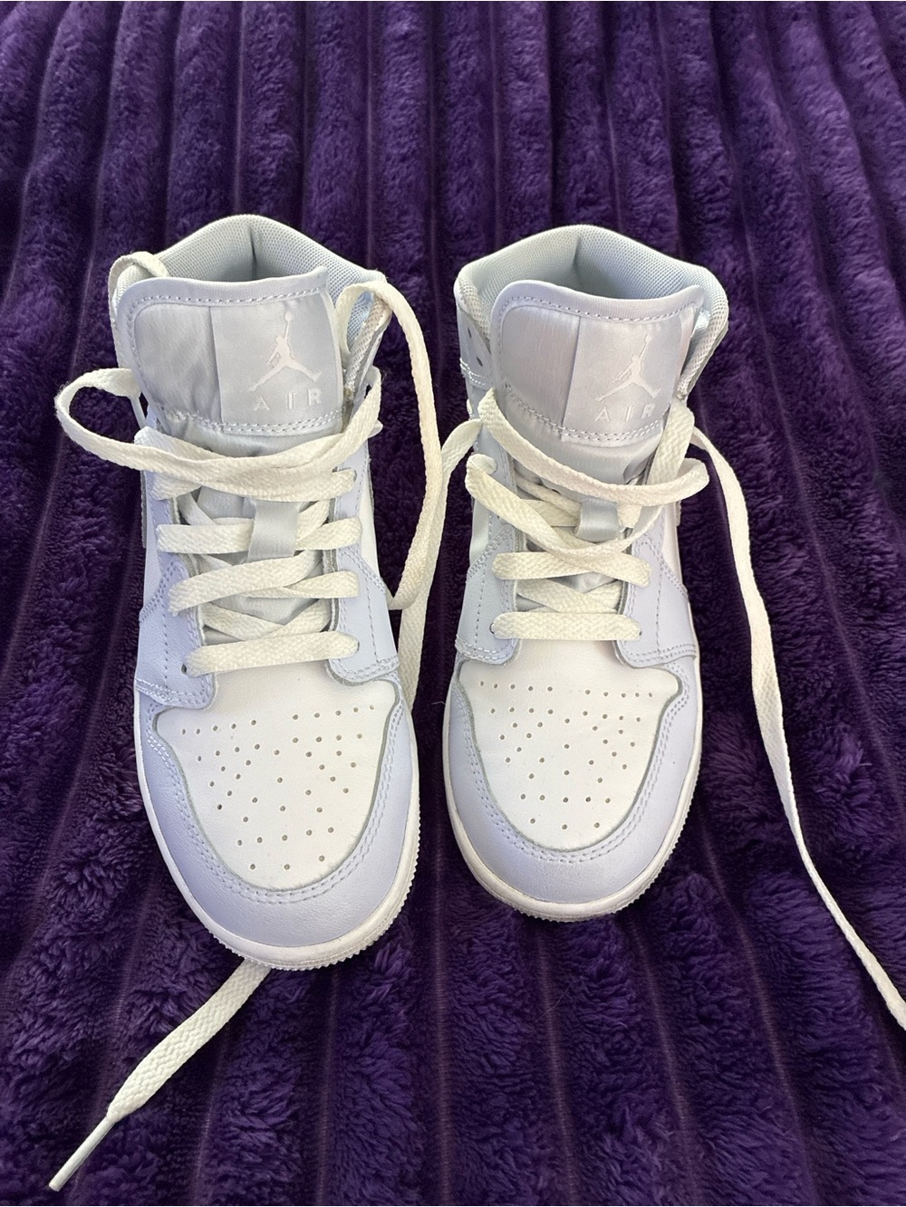 Nike Air Jordan Kids High-Top Sneakers in Light Lavender and White